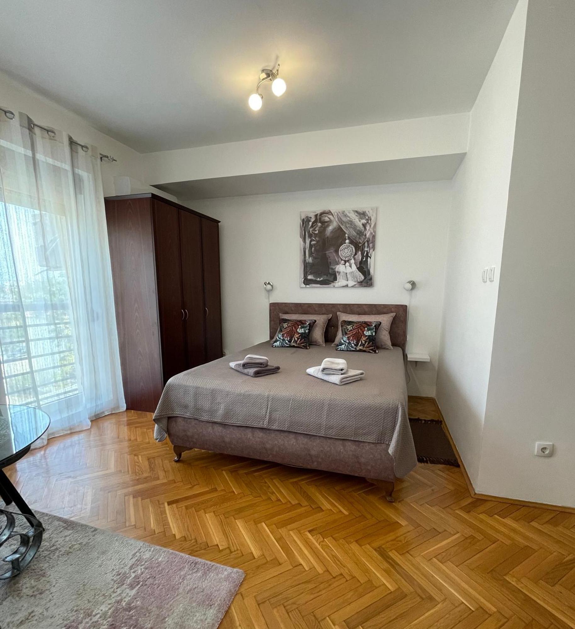 Apartman 62 - Besplatan Gradski Parking - Apartment Novi Sad Exterior photo